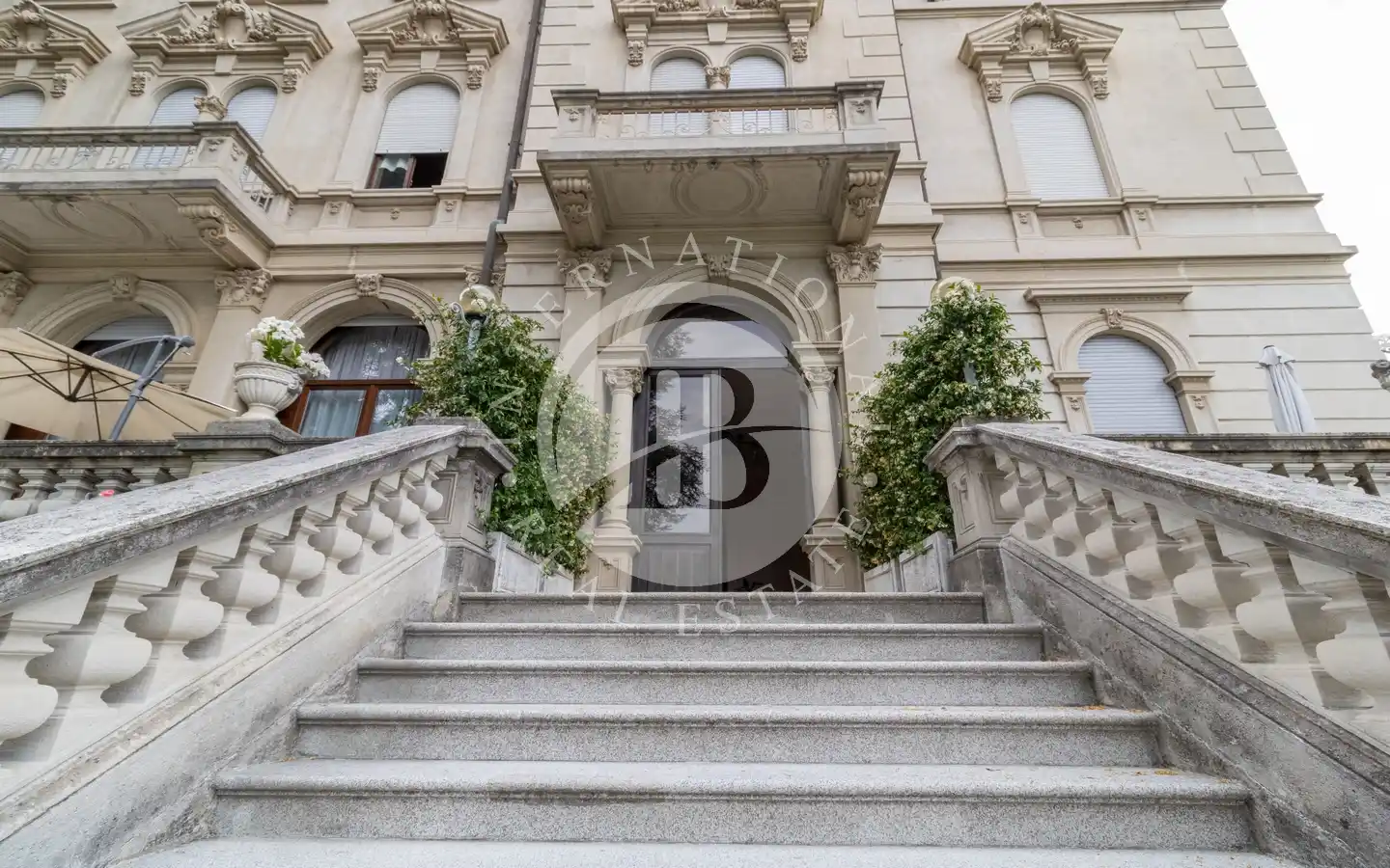 Prestigiosa Residenza In Villa Del 1900 Con Parco Secolare – Varese