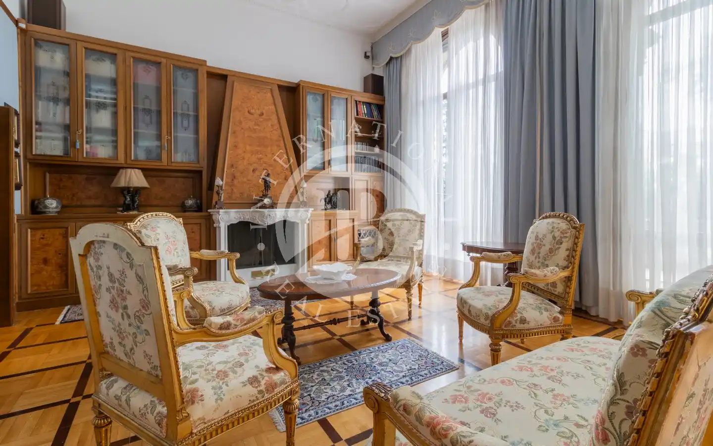 Prestigiosa Residenza In Villa Del 1900 Con Parco Secolare – Varese