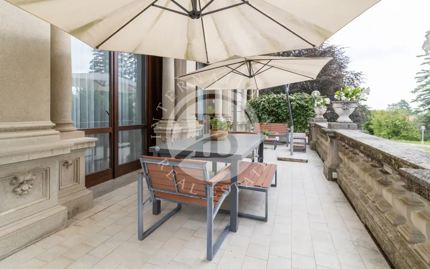 Prestigiosa Residenza In Villa Del 1900 Con Parco Secolare – Varese