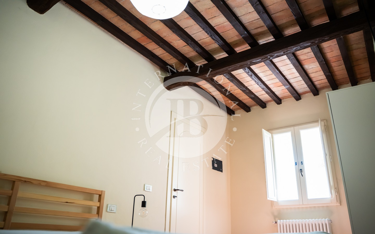 Porzione Di Casale Toscano Con Piscina, Dependance E 4.200 mq Di Terreno