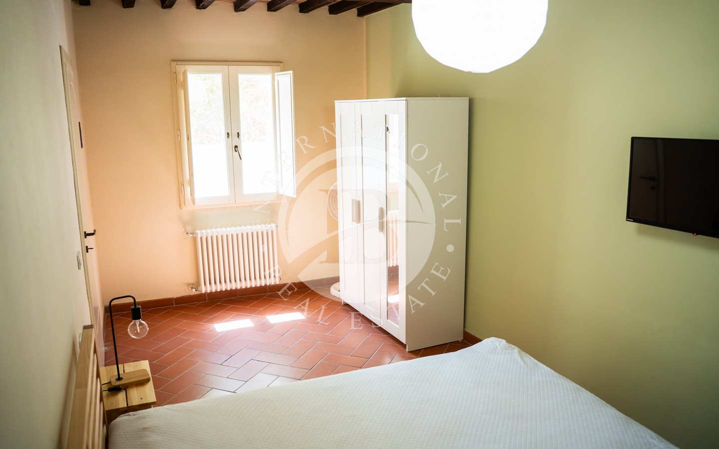 Porzione Di Casale Toscano Con Piscina, Dependance E 4.200 mq Di Terreno
