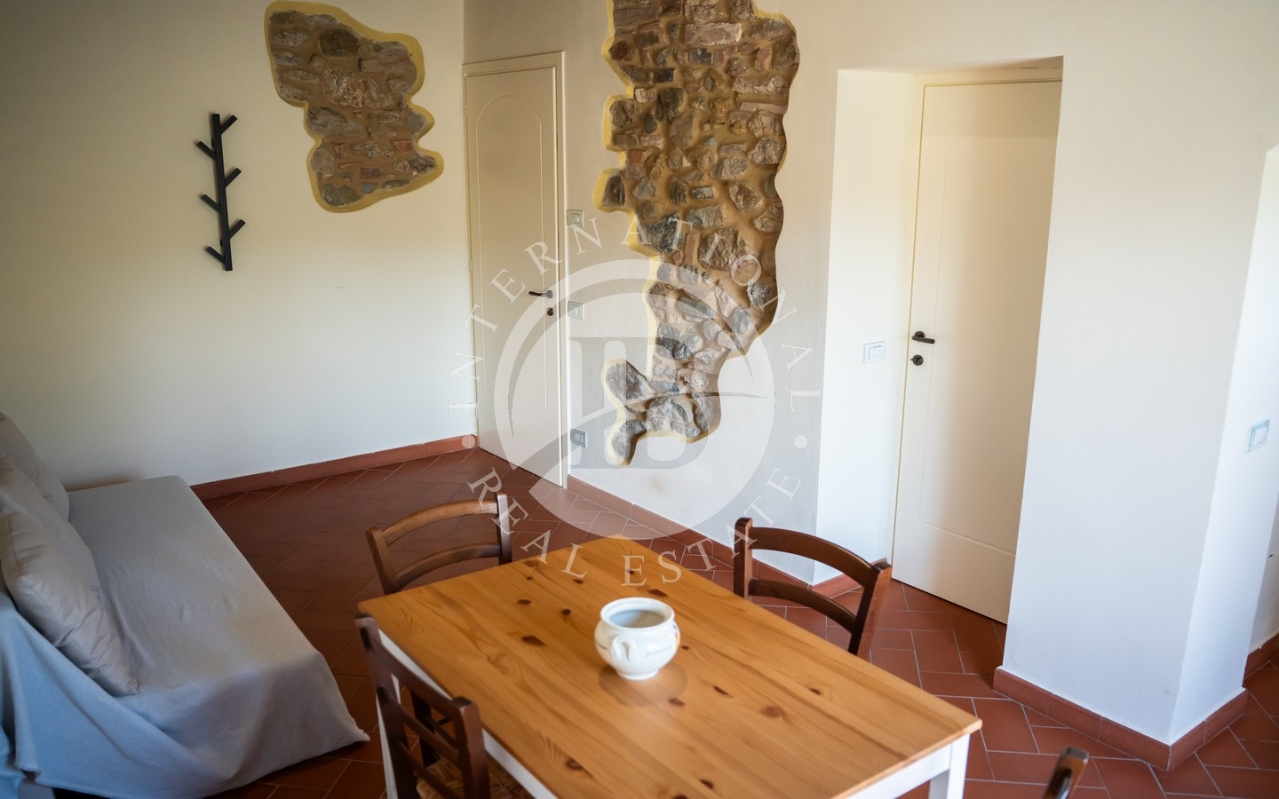 Porzione Di Casale Toscano Con Piscina, Dependance E 4.200 mq Di Terreno