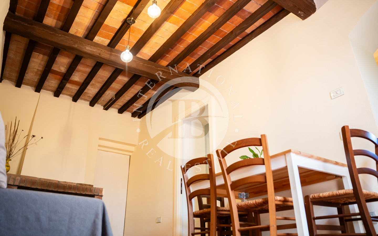Porzione Di Casale Toscano Con Piscina, Dependance E 4.200 mq Di Terreno