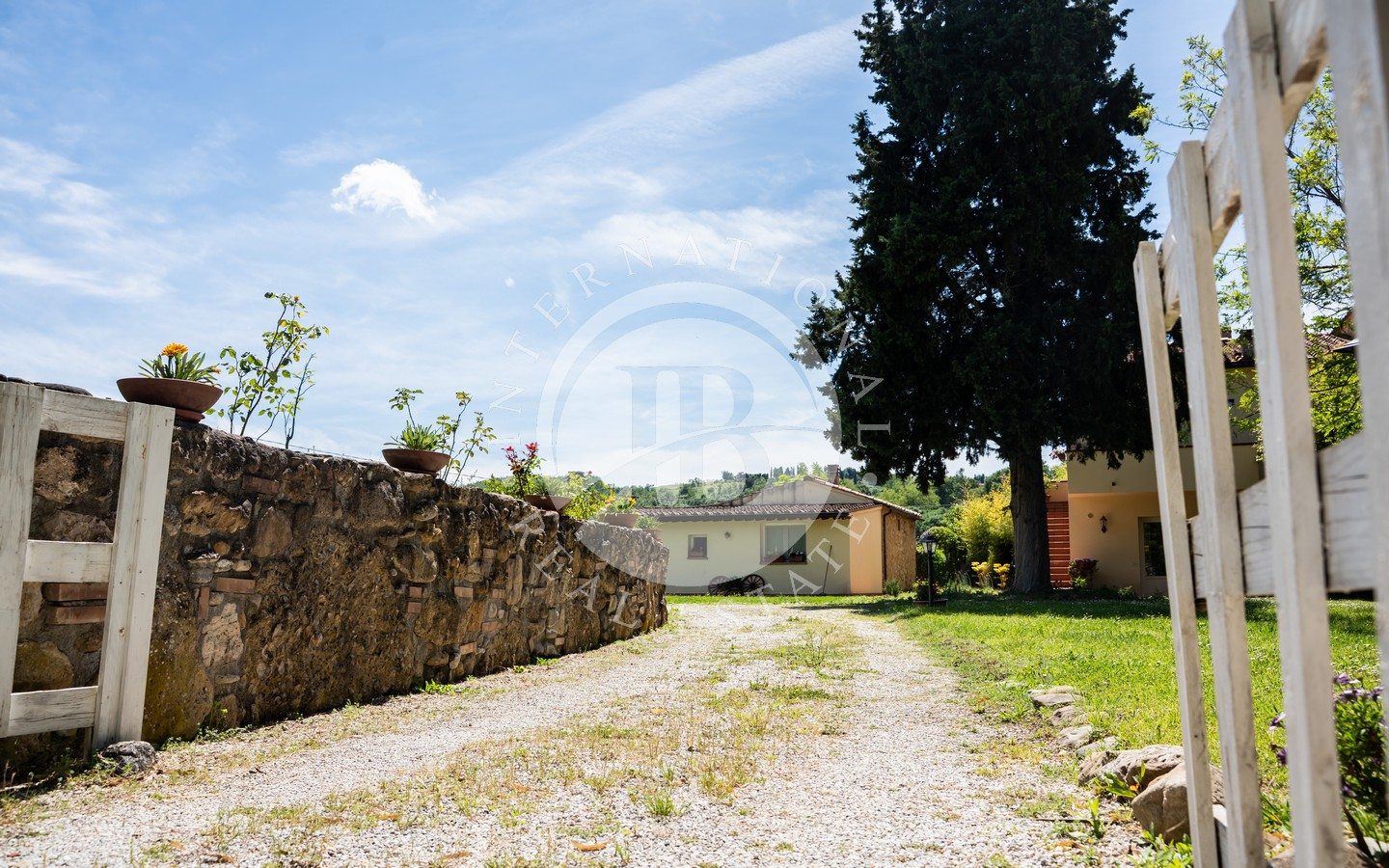 Porzione Di Casale Toscano Con Piscina, Dependance E 4.200 mq Di Terreno