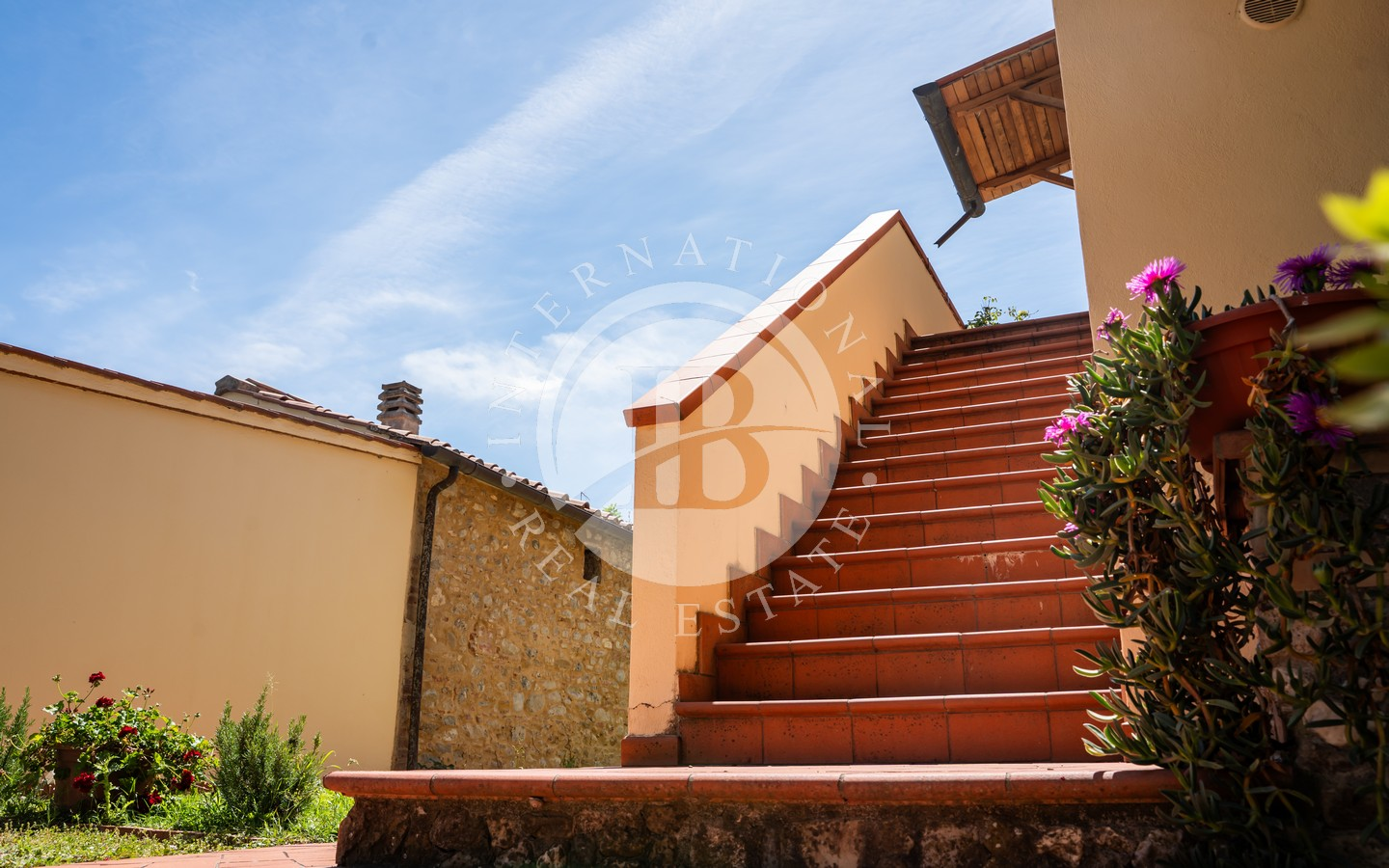 Porzione Di Casale Toscano Con Piscina, Dependance E 4.200 mq Di Terreno