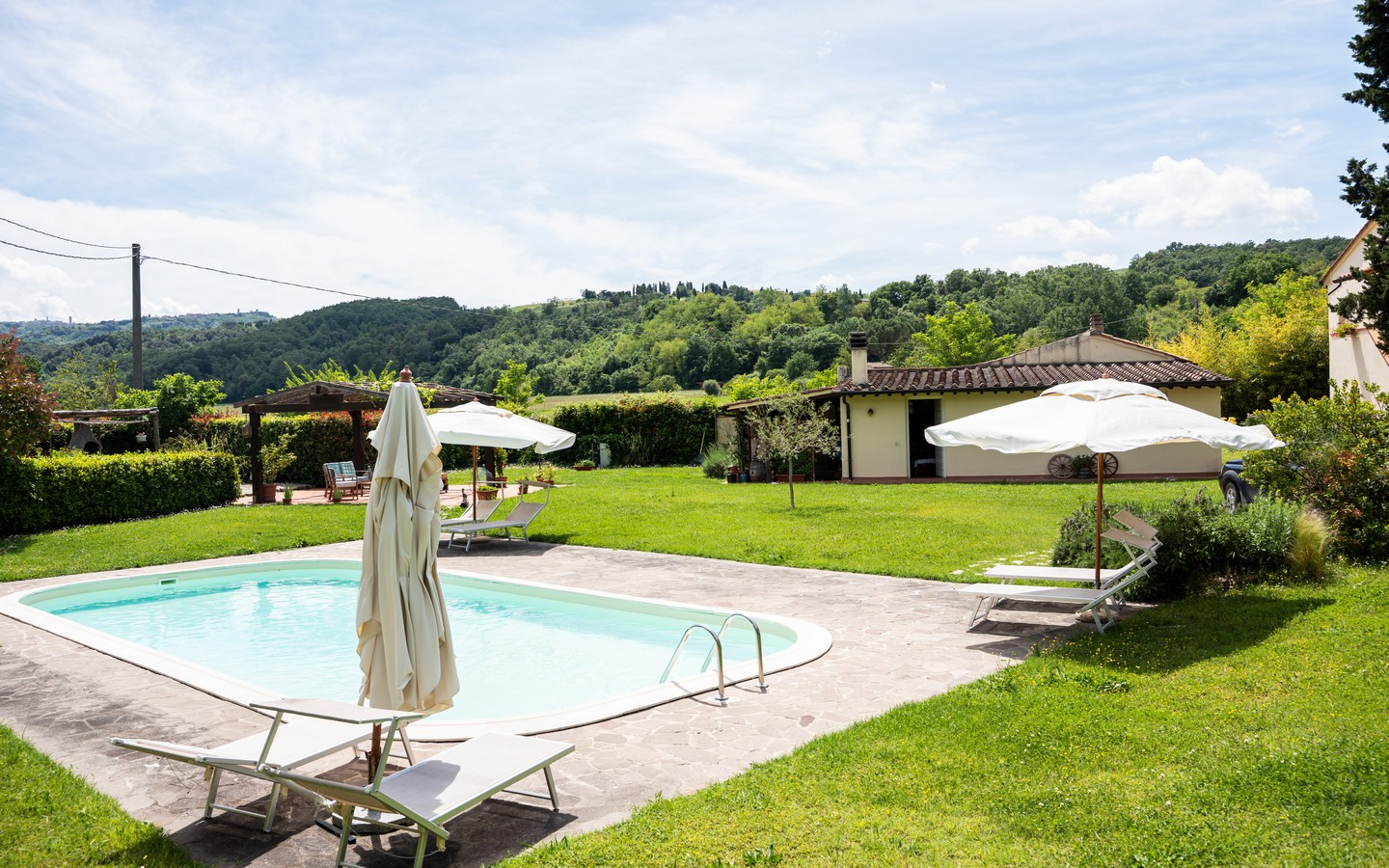 Porzione Di Casale Toscano Con Piscina, Dependance E 4.200 mq Di Terreno