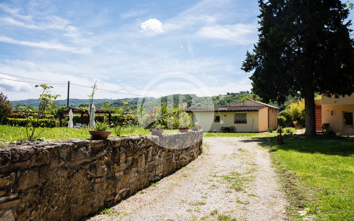 Porzione Di Casale Toscano Con Piscina, Dependance E 4.200 mq Di Terreno