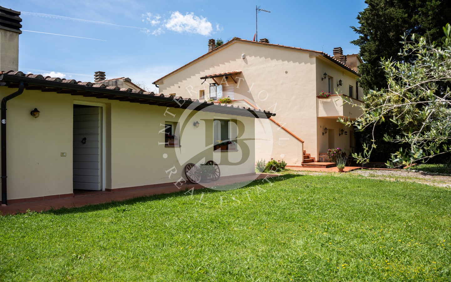 Porzione Di Casale Toscano Con Piscina, Dependance E 4.200 mq Di Terreno