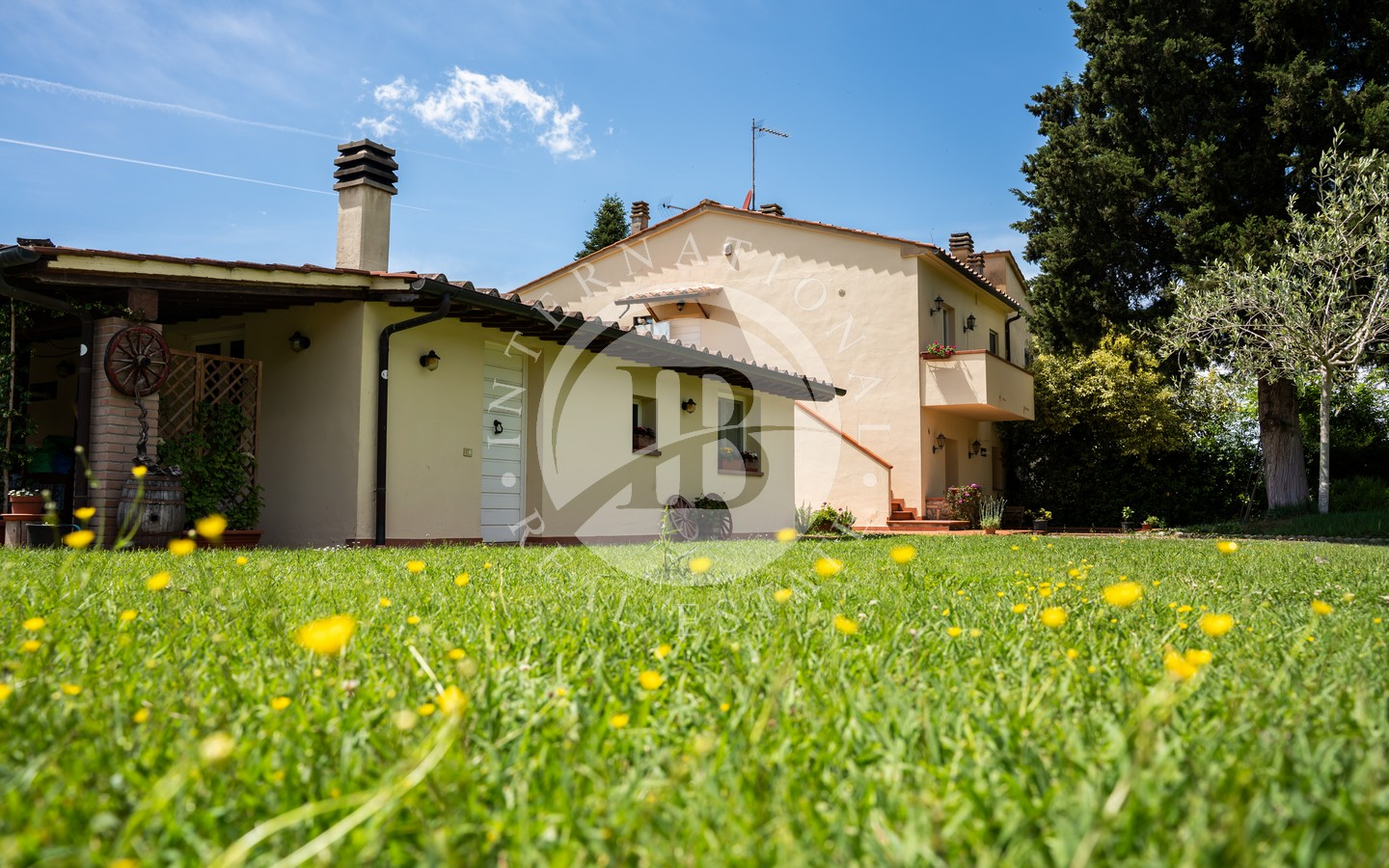 Porzione Di Casale Toscano Con Piscina, Dependance E 4.200 mq Di Terreno
