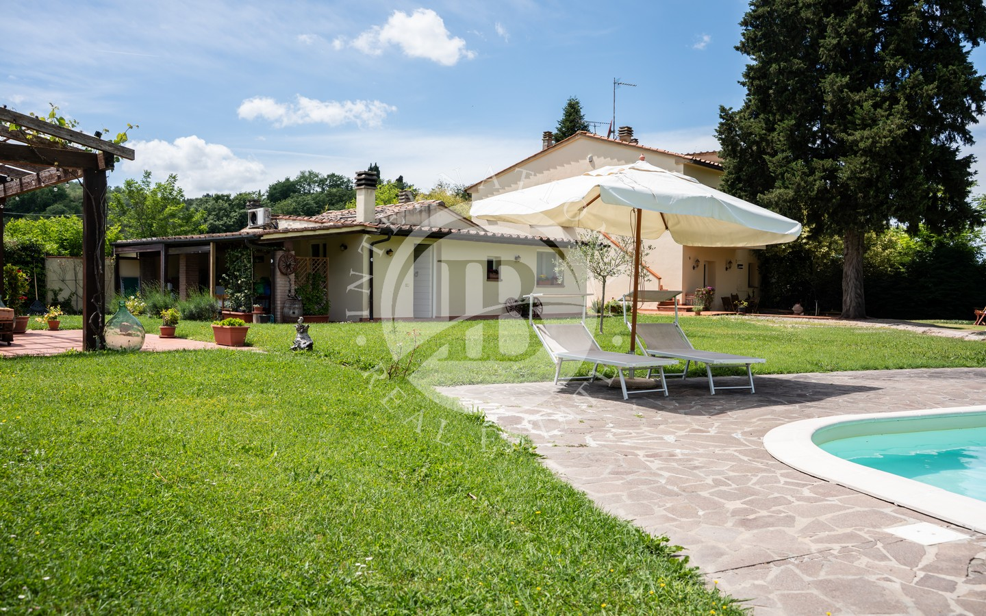 Porzione Di Casale Toscano Con Piscina, Dependance E 4.200 mq Di Terreno