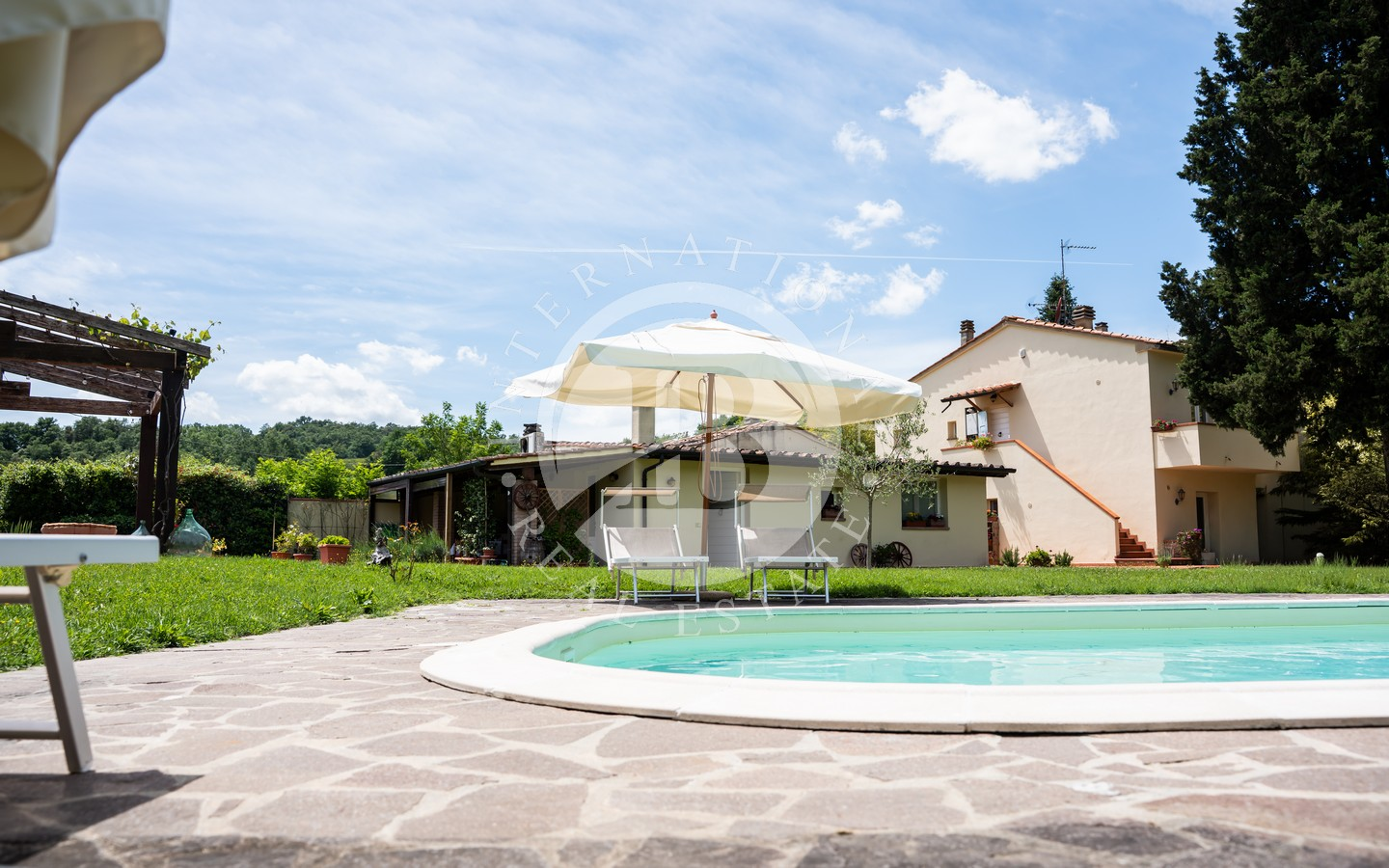 Porzione Di Casale Toscano Con Piscina, Dependance E 4.200 mq Di Terreno