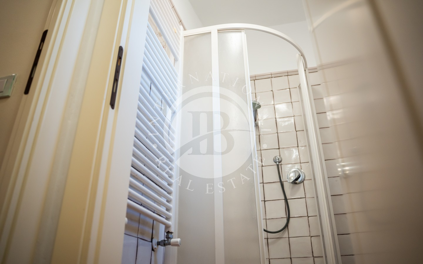 Porzione Di Casale Toscano Con Piscina, Dependance E 4.200 mq Di Terreno