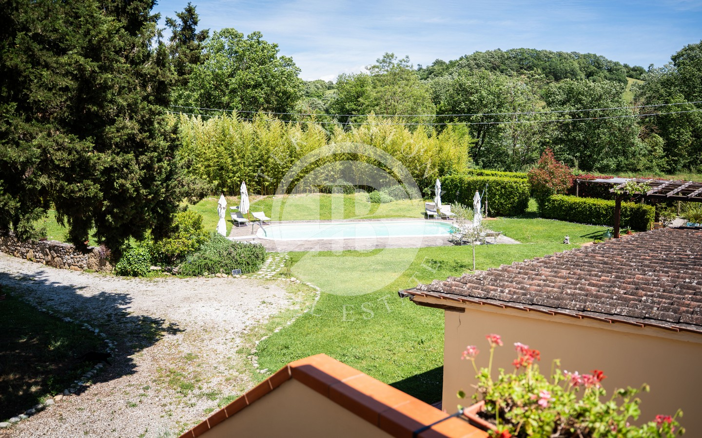 Porzione Di Casale Toscano Con Piscina, Dependance E 4.200 mq Di Terreno