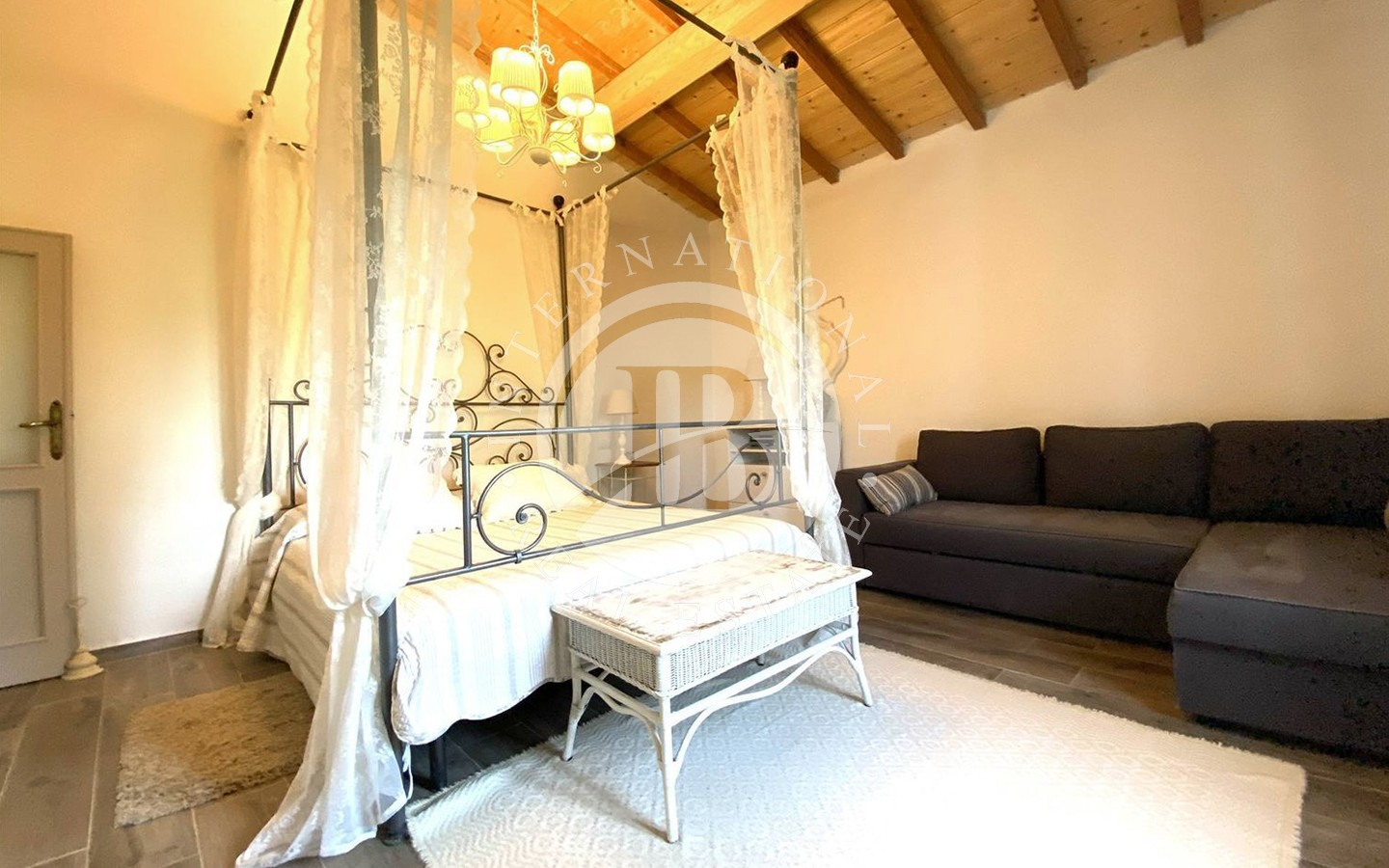Casale In Pietra Dell’Ottocento Con Dependance E 3.500 Mq Di Giardino