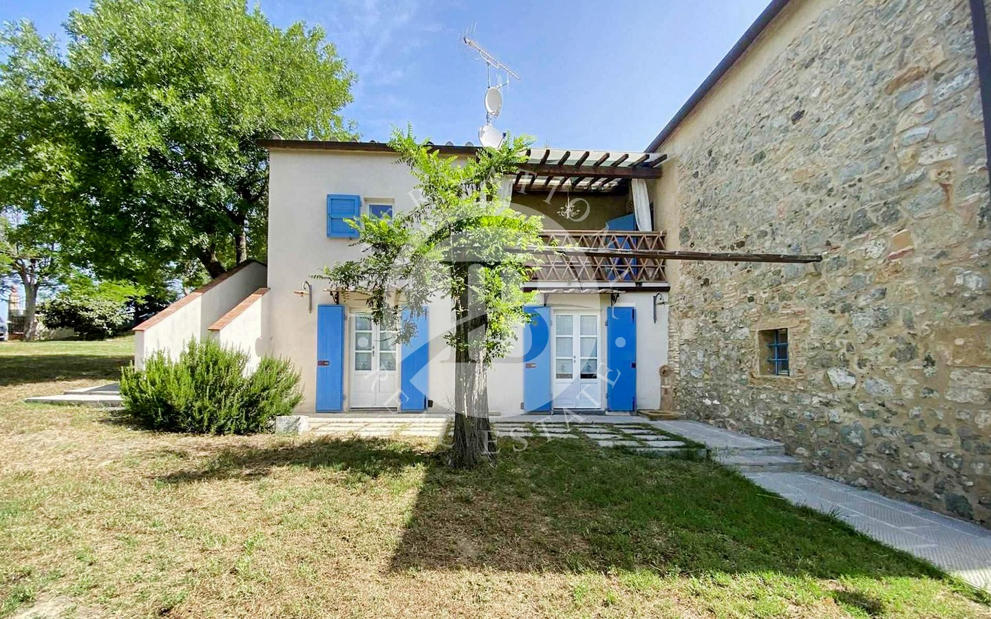 Casale In Pietra Dell’Ottocento Con Dependance E 3.500 Mq Di Giardino