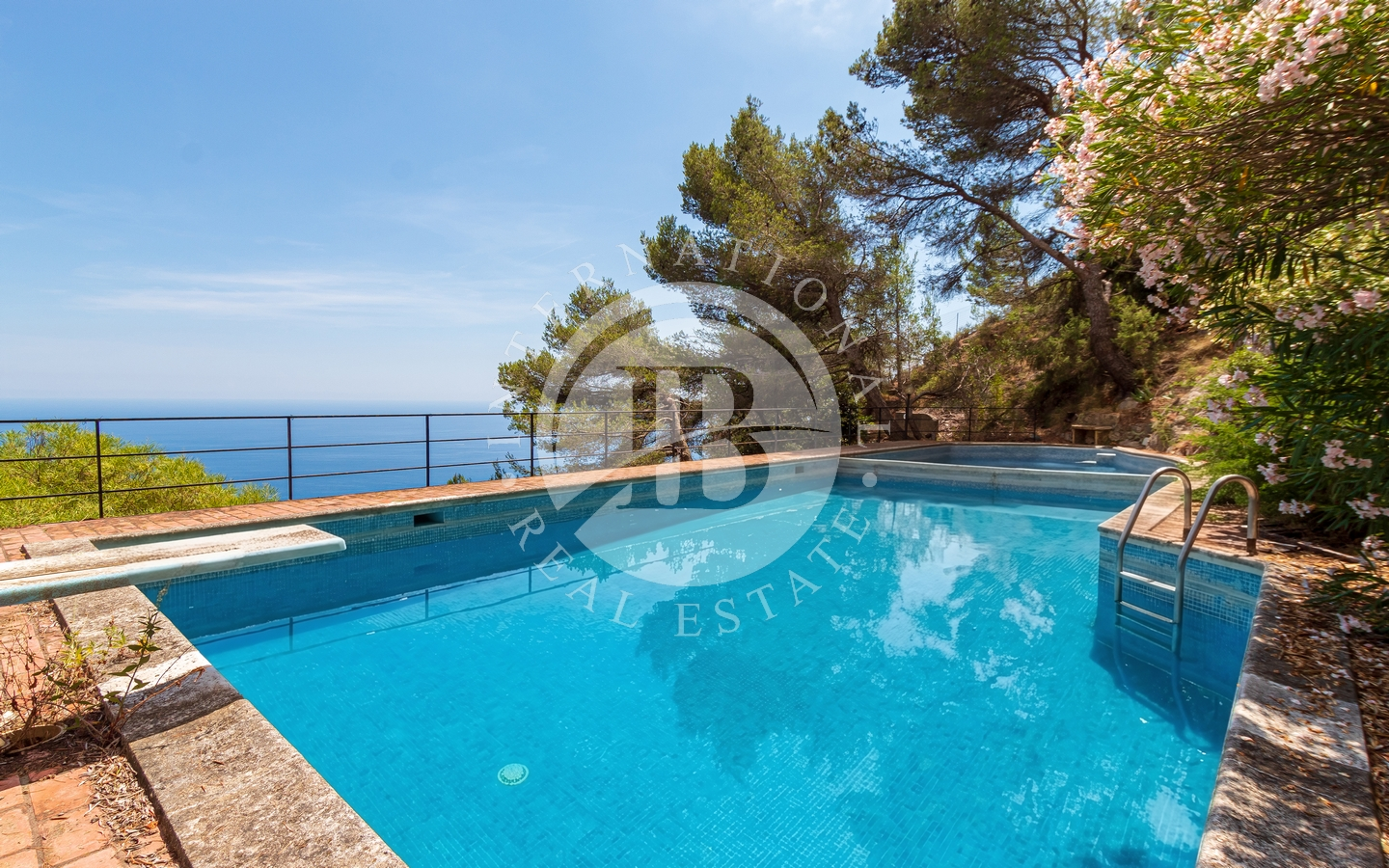Esclusiva Proprietà Con Vista Panoramica Sulla Costa Azzurra, Mortola Superiore